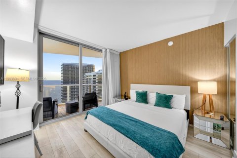Copropriété à vendre à Hollywood, Floride: 2 chambres, 105.54 m2 № 2081040 - photo 15