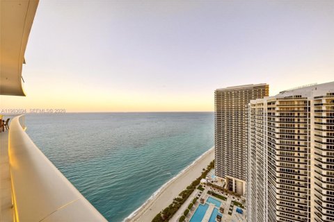 Condo à Hollywood, Floride, 2 chambres  № 2081040
