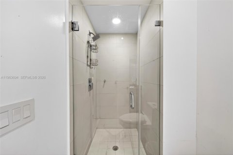 Copropriété à vendre à Hollywood, Floride: 2 chambres, 105.54 m2 № 2081040 - photo 23