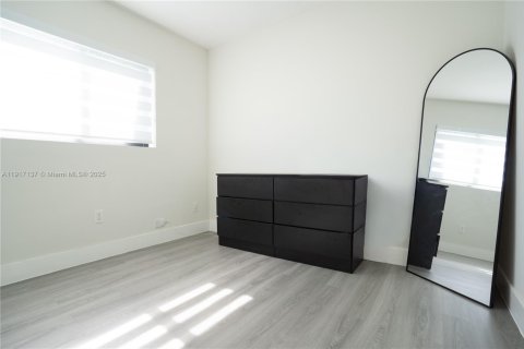 House in Miami, Florida 3 bedrooms, 98.29 sq.m. № 1977409 - photo 19