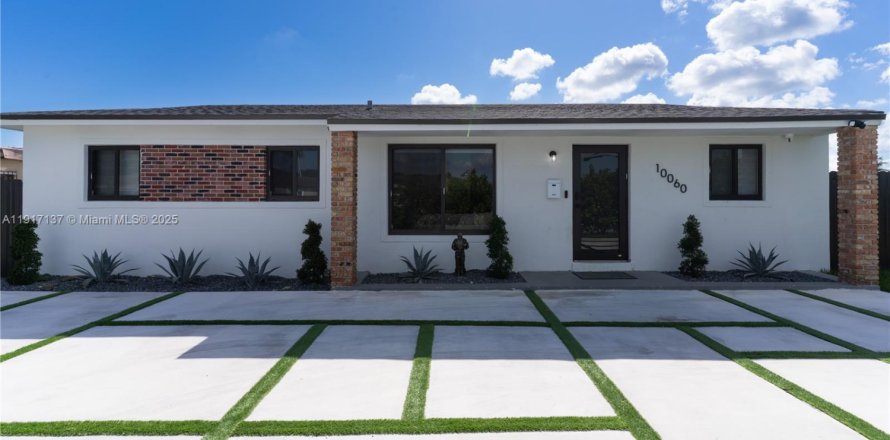 House in Miami, Florida 3 bedrooms, 98.29 sq.m. № 1977409