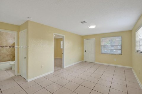 Copropriété à louer à Fort Lauderdale, Floride: 2 chambres, 399.2 m2 № 1963477 - photo 5