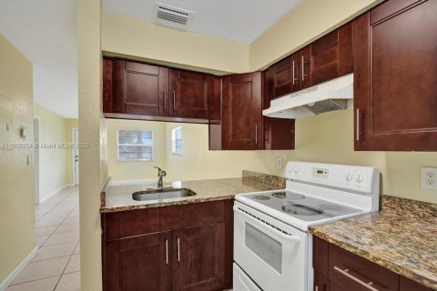 Copropriété à louer à Fort Lauderdale, Floride: 2 chambres, 399.2 m2 № 1963477 - photo 9