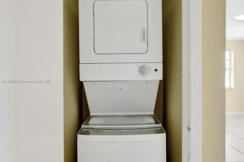 Copropriété à louer à Fort Lauderdale, Floride: 2 chambres, 399.2 m2 № 1963477 - photo 18