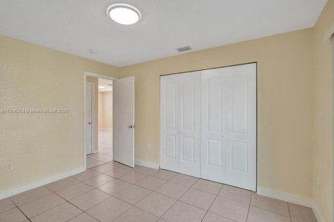 Copropriété à louer à Fort Lauderdale, Floride: 2 chambres, 399.2 m2 № 1963477 - photo 14