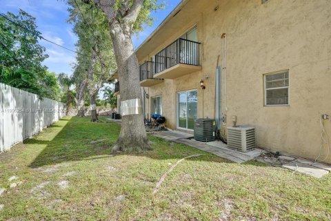 Copropriété à louer à Fort Lauderdale, Floride: 2 chambres, 399.2 m2 № 1963477 - photo 20