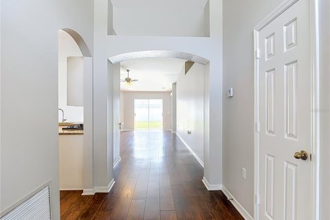 House in Brandon, Florida 3 bedrooms, 163.42 sq.m. № 2206629 - photo 6