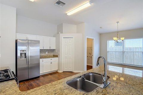 House in Brandon, Florida 3 bedrooms, 163.42 sq.m. № 2206629 - photo 15