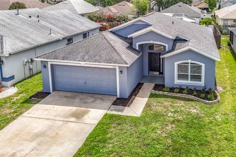 House in Brandon, Florida 3 bedrooms, 163.42 sq.m. № 2206629 - photo 4