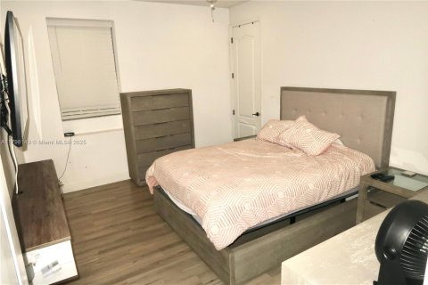 Купить таунхаус в Пемброк-Пайнс, Флорида 2 спальни, 131.92м2, № 1867185 - фото 16