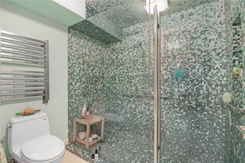 Снять в аренду кондоминиум в Ки-Бискейн, Флорида 2 спальни, 138.98м2, № 1941678 - фото 18