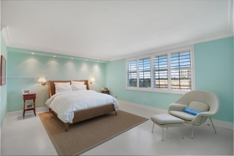 Снять в аренду кондоминиум в Ки-Бискейн, Флорида 2 спальни, 138.98м2, № 1941678 - фото 11