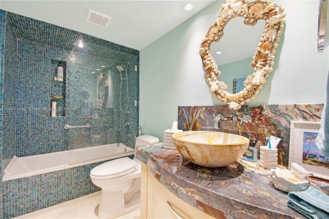 Снять в аренду кондоминиум в Ки-Бискейн, Флорида 2 спальни, 138.98м2, № 1941678 - фото 16