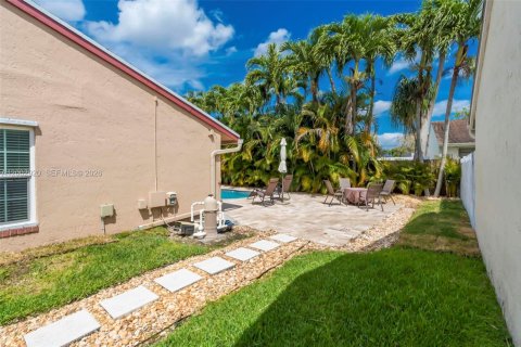 House in Davie, Florida 3 bedrooms, 116.03 sq.m. № 2068526 - photo 28