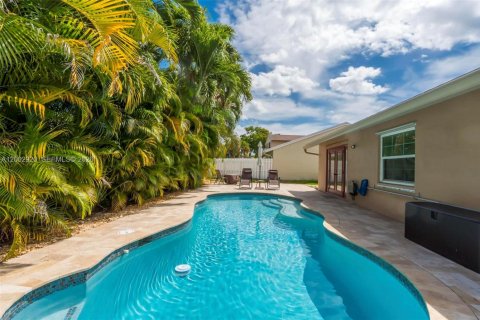 House in Davie, Florida 3 bedrooms, 116.03 sq.m. № 2068526 - photo 29