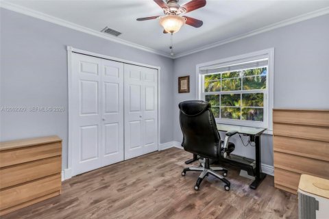 House in Davie, Florida 3 bedrooms, 116.03 sq.m. № 2068526 - photo 16