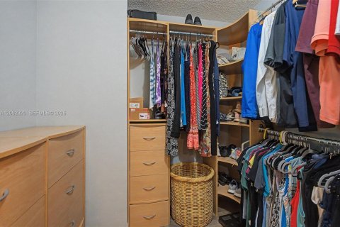 House in Davie, Florida 3 bedrooms, 116.03 sq.m. № 2068526 - photo 23