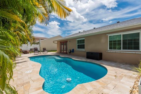 House in Davie, Florida 3 bedrooms, 116.03 sq.m. № 2068526 - photo 30