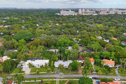 Land in Coral Gables, Florida № 1969057 - photo 16