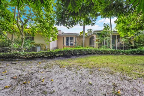 Terreno en venta en Coral Gables, Florida № 1969057 - foto 9