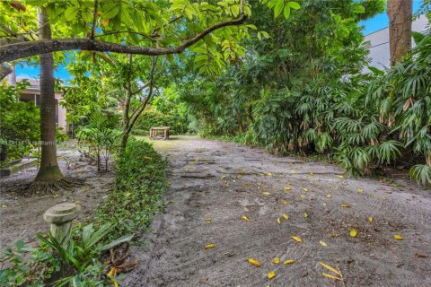 Terreno en venta en Coral Gables, Florida № 1969057 - foto 8