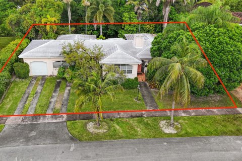 Terreno en venta en Coral Gables, Florida № 1969057 - foto 3