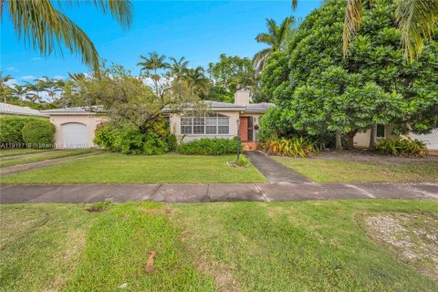 Terreno en venta en Coral Gables, Florida № 1969057 - foto 4