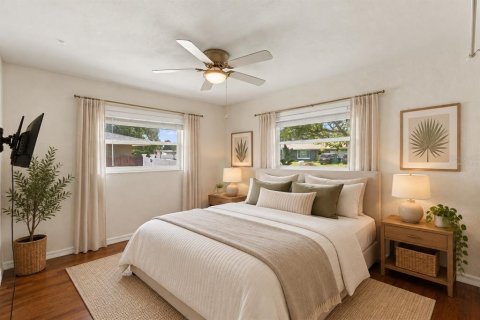 House in Clearwater, Florida 4 bedrooms, 169.83 sq.m. № 2413559 - photo 29