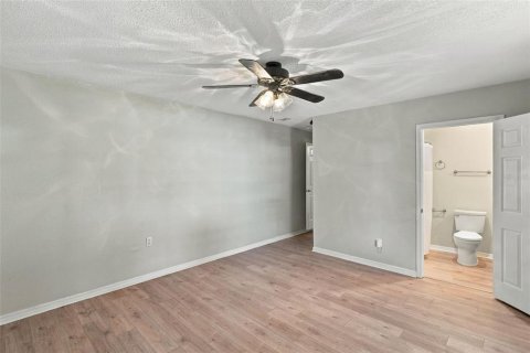 House in Clearwater, Florida 4 bedrooms, 169.83 sq.m. № 2413559 - photo 21