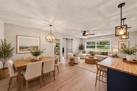 House in Clearwater, Florida 4 bedrooms, 169.83 sq.m. № 2413559 - photo 7