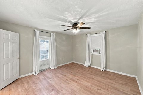House in Clearwater, Florida 4 bedrooms, 169.83 sq.m. № 2413559 - photo 20