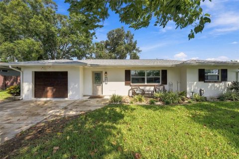 House in Clearwater, Florida 4 bedrooms, 169.83 sq.m. № 2413559