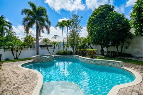 Снять в аренду виллу или дом в Юпитер, Флорида 3 спальни, 187.85м2, № 2065397 - фото 2