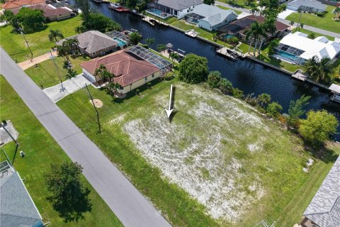 Terreno en venta en Cape Coral, Florida № 2410361 - foto 6