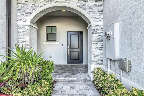 Купить таунхаус в Хомстед, Флорида 3 спальни, 159.98м2, № 2049172 - фото 28