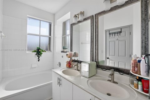 Casa en venta en Homestead, Florida, 4 dormitorios, 191.75 m2 № 2029119 - foto 21