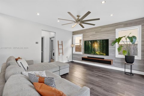 Casa en venta en Homestead, Florida, 4 dormitorios, 191.75 m2 № 2029119 - foto 11