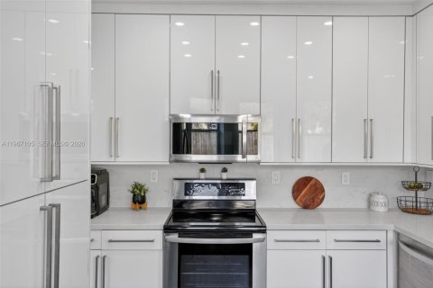 Casa en venta en Homestead, Florida, 4 dormitorios, 191.75 m2 № 2029119 - foto 9