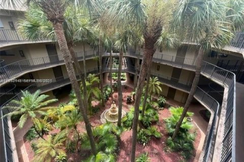 Condominio en venta en Miami, Florida, 2 dormitorios, 95.69 m2 № 2035516 - foto 2