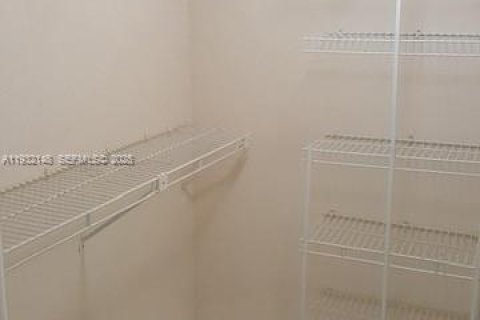 Condominio en venta en Miami, Florida, 2 dormitorios, 95.69 m2 № 2035516 - foto 10