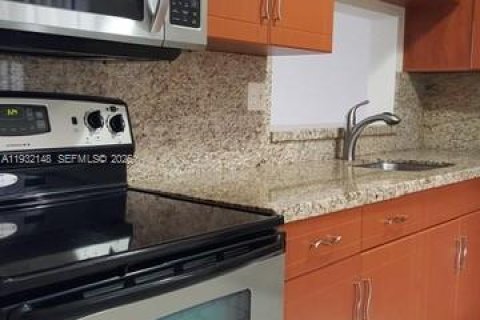 Condominio en venta en Miami, Florida, 2 dormitorios, 95.69 m2 № 2035516 - foto 4