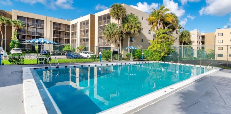 Condominio en Miami, Florida, 2 dormitorios № 2035516