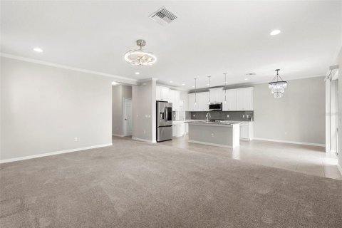 House in Wesley Chapel, Florida 3 bedrooms, 242.1 sq.m. № 1893887 - photo 11