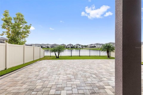 House in Wesley Chapel, Florida 3 bedrooms, 242.1 sq.m. № 1893887 - photo 16