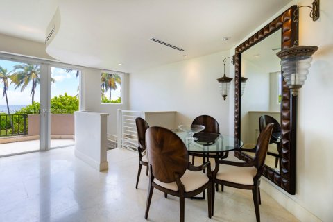 Townhouse in Key Biscayne, Florida 4 bedrooms, 302.3 sq.m. № 1385726 - photo 17