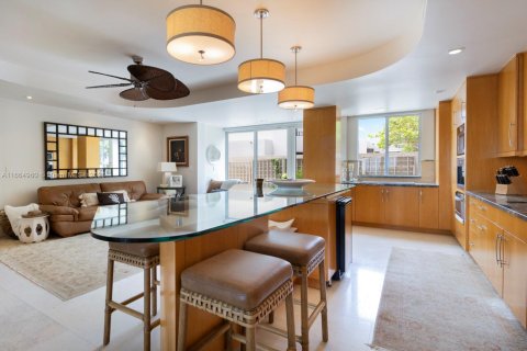 Townhouse in Key Biscayne, Florida 4 bedrooms, 302.3 sq.m. № 1385726 - photo 21