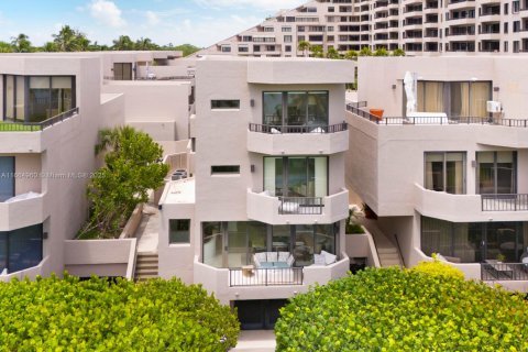 Townhouse in Key Biscayne, Florida 4 bedrooms, 302.3 sq.m. № 1385726 - photo 9