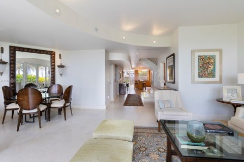 Townhouse in Key Biscayne, Florida 4 bedrooms, 302.3 sq.m. № 1385726 - photo 16