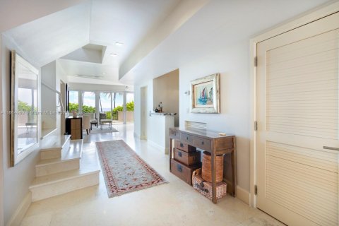 Townhouse in Key Biscayne, Florida 4 bedrooms, 302.3 sq.m. № 1385726 - photo 13
