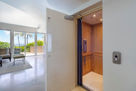 Townhouse in Key Biscayne, Florida 4 bedrooms, 302.3 sq.m. № 1385726 - photo 12